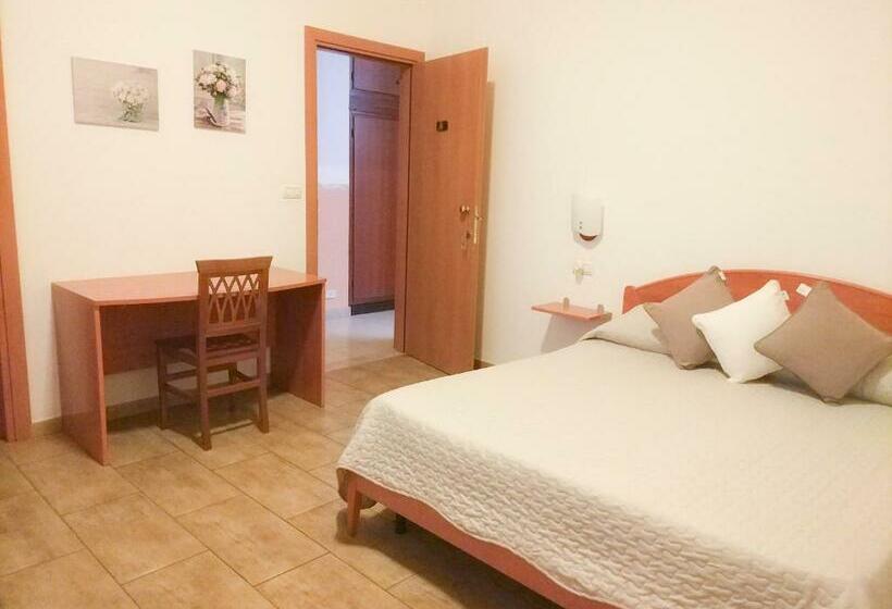 Standard Triple Room with Terrace, Villa Souvenir