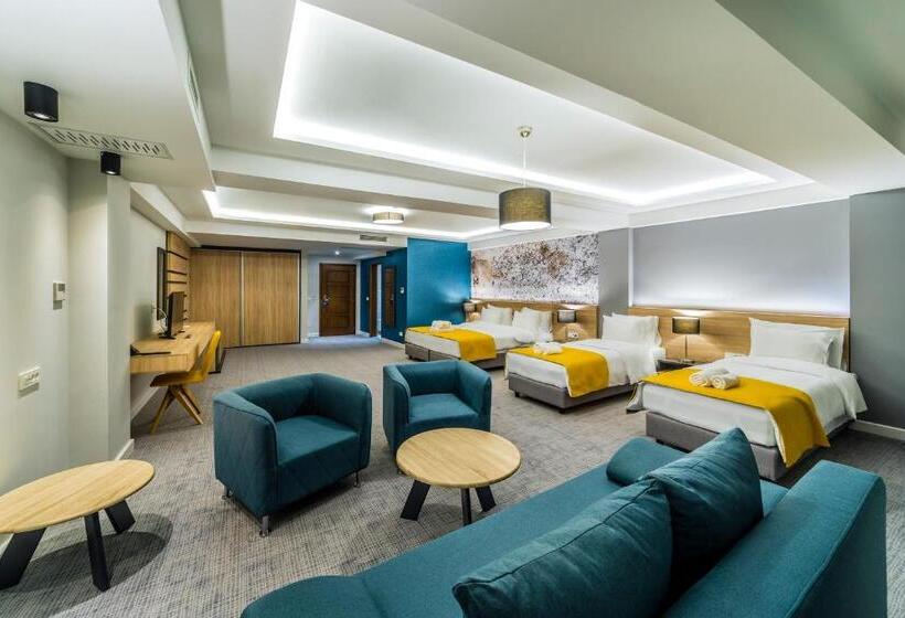 اتاق لوکس, Unique   Resort And Spa