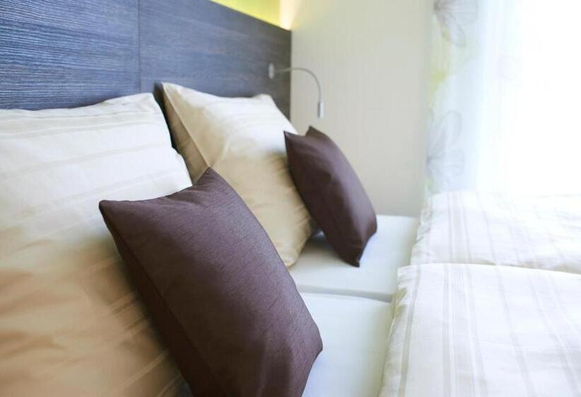 اتاق استاندارد برای معلولان, Eee Hotel Traun