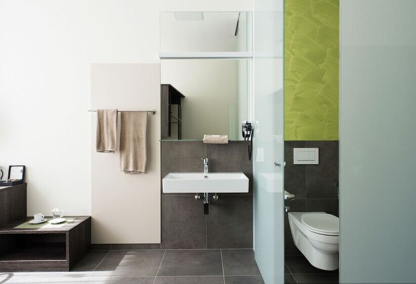 اتاق استاندارد, Eee Hotel Traun