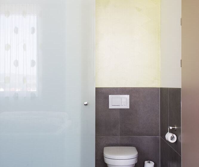 غرفة قياسية فردية, Eee Hotel Traun