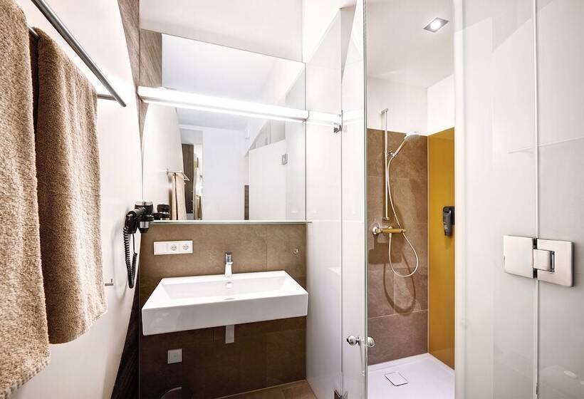 اتاق استاندارد یک نفره, Eee Hotel Traun
