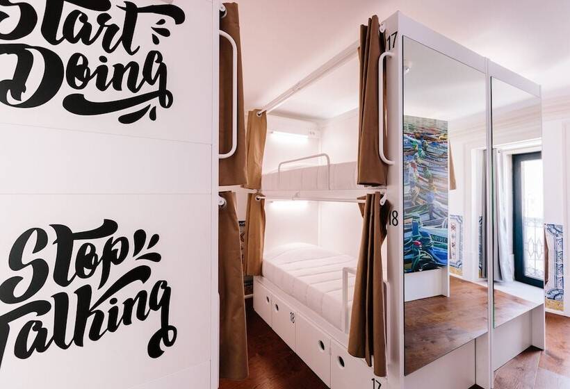 Кровать в Общей Комнате, Lisbon South Hostel