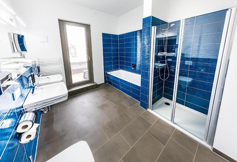 Королевский Люкс, Best Western Plus Royal Suites