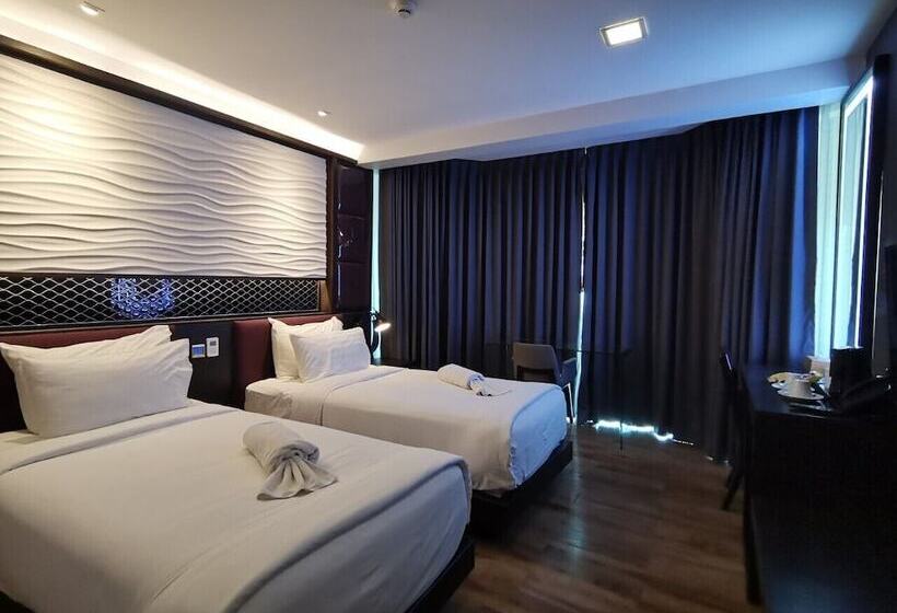 اتاق لوکس, Holatel