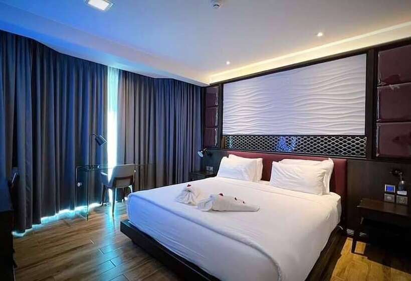 اتاق لوکس, Holatel