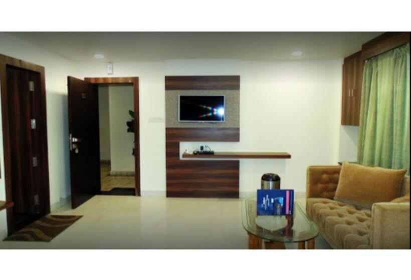 Номер Deluxe, Balcony Rooms Overlooking The Main Market