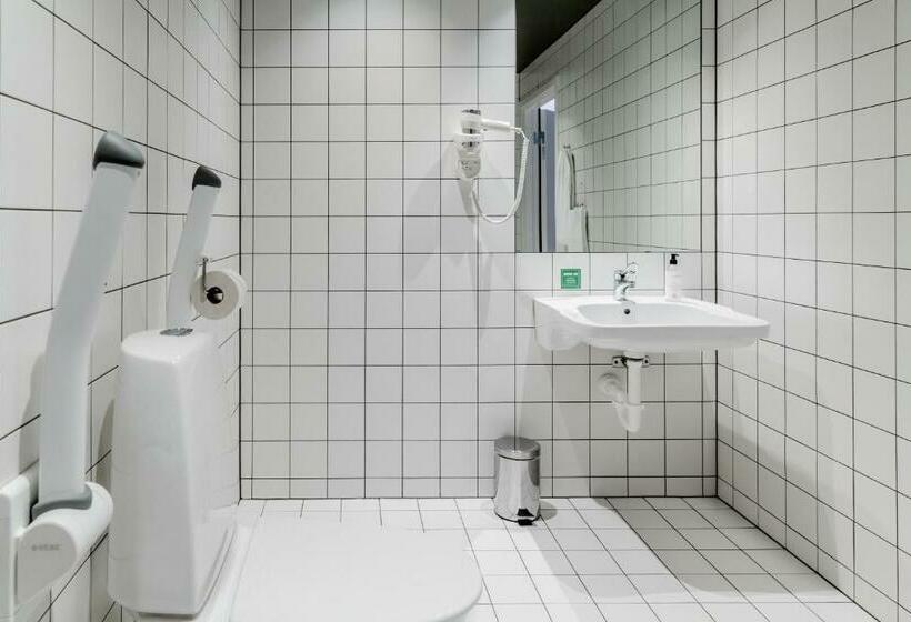 Номер Стандарт, Stockholm North By First Hotels