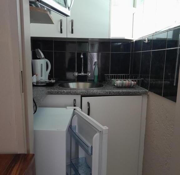 اتاق استاندارد, Eve S Accommodation