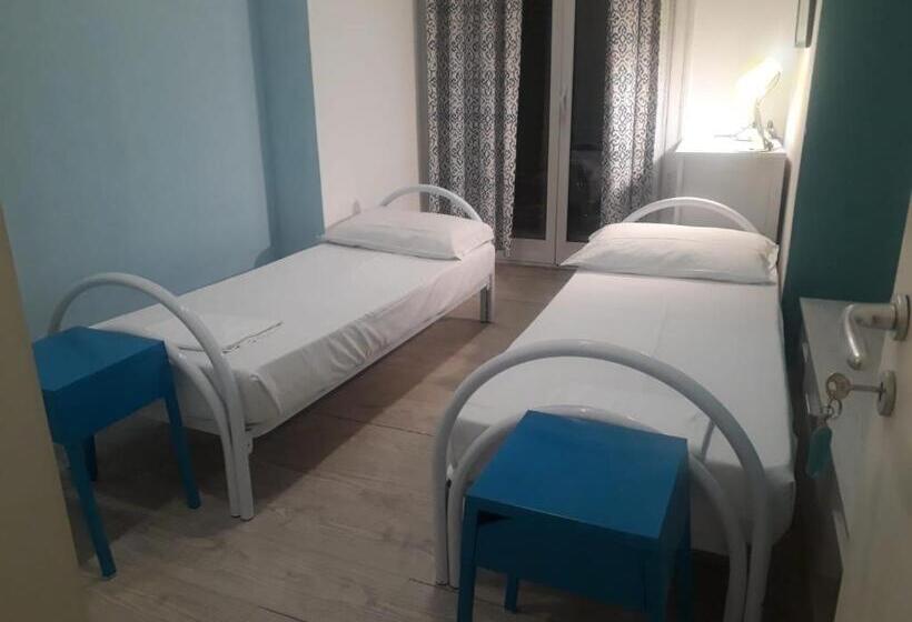标准间, Balarm   Hostel And Bar