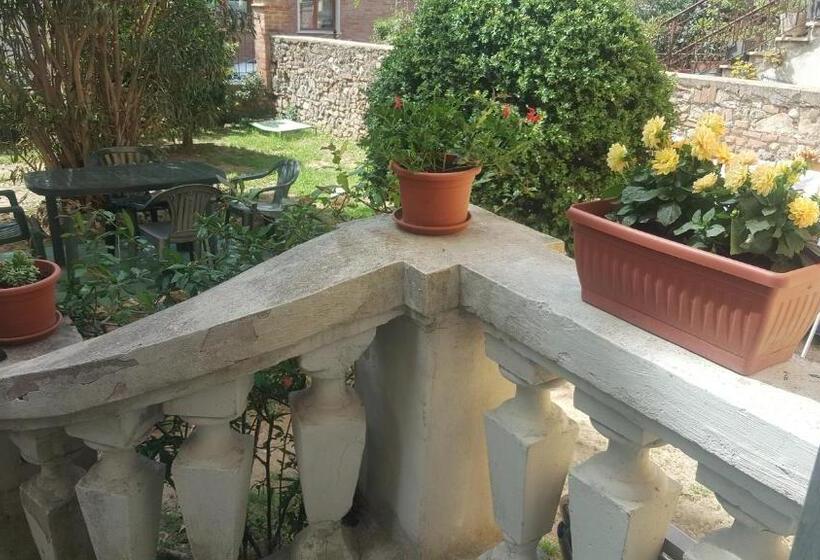 اتاق استاندارد با سرویس بهداشتی مشترک, Casa Di Alfredo Affittacamere