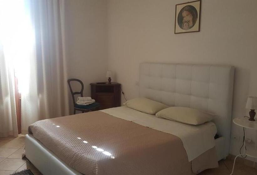 اتاق استاندارد با سرویس بهداشتی مشترک, Casa Di Alfredo Affittacamere