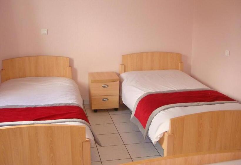 Номер Стандарт Вид на Горы, Auberge De Peyrebeille