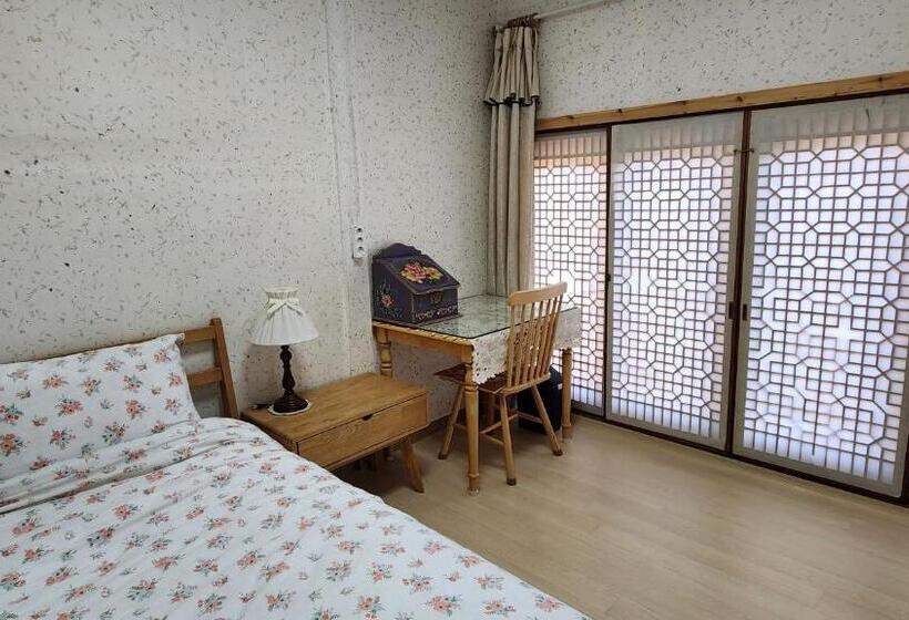 １ベッドルームハウス, Wolyeongchae