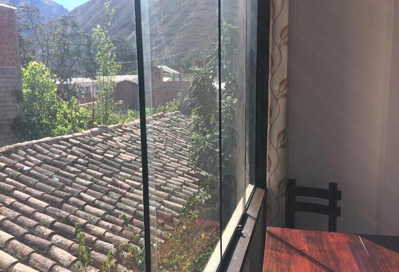 اتاق لوکس, Quilla House 2