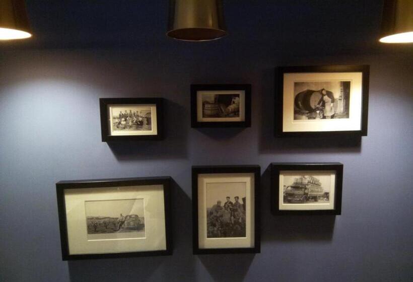 Номер Стандарт, Hostal Catalina De Austria