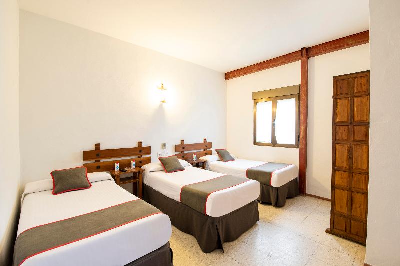 Номер Стандарт Трехместный, Hostal Santiago