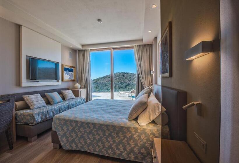 اتاق لوکس با بالکن و چشم‌انداز دریا, Villa Margherita Wellness & Golf   Your Private Punta Ala