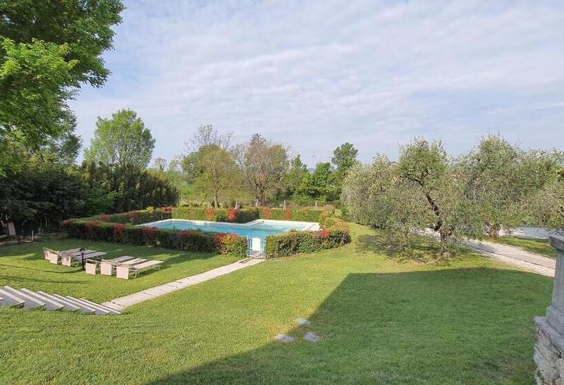 استودیوی استاندارد, Villa Santa Caterina