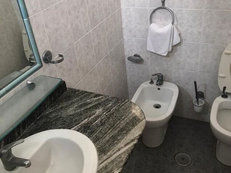 اتاق استاندارد چهار تخته, La Veranda