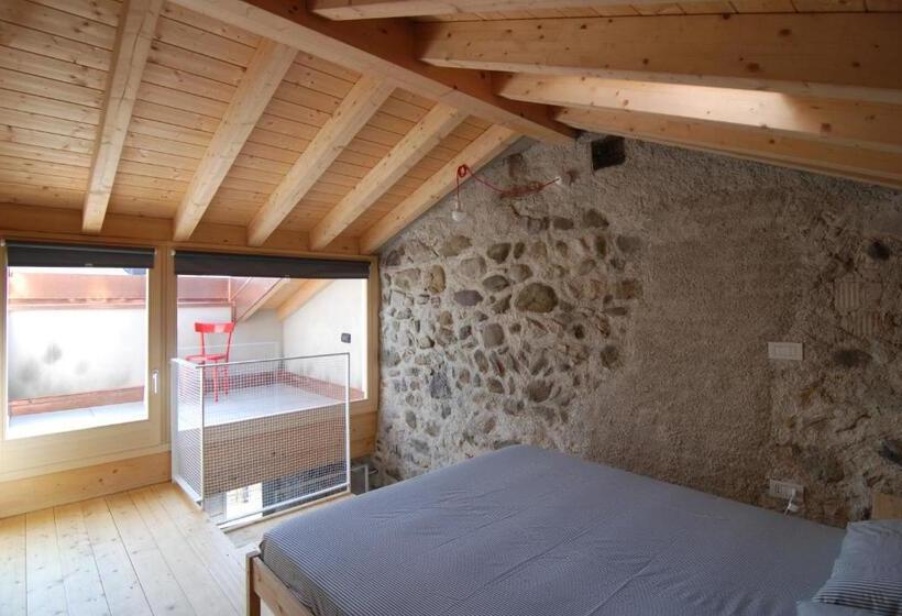 اتاق دوبلکس, La Casa Della Zia