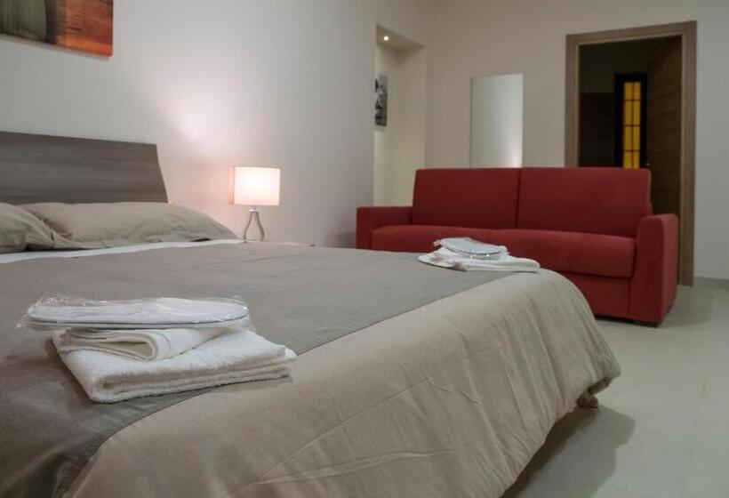 اتاق لوکس با بالکن, Sorge Palace