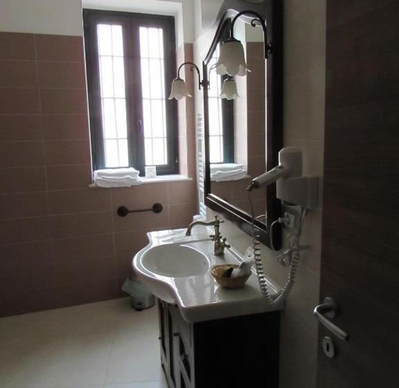 اتاق لوکس با بالکن, Sorge Palace