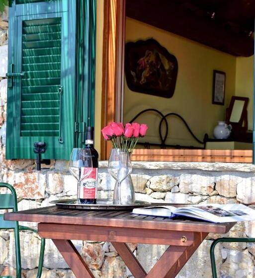 اتاق استاندارد با بالکن و چشم‌انداز دریا, Locanda Dei Boi