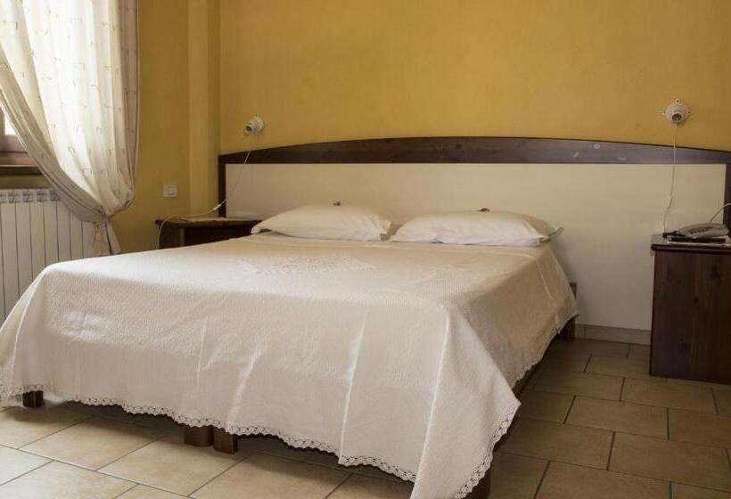 استودیو خانوادگی, Cascina La Commenda