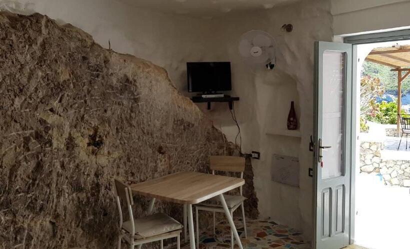 Tengerre néző Standard Stúdió Szoba, L'incanto Di Cala Feola