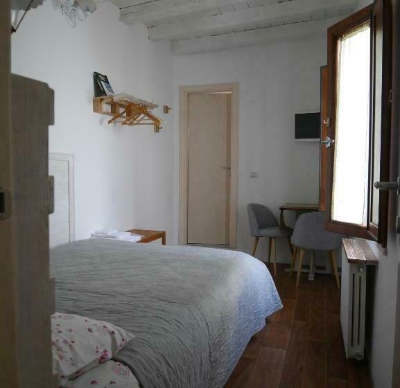 Quarto Estandar, 4 Camere A Trani