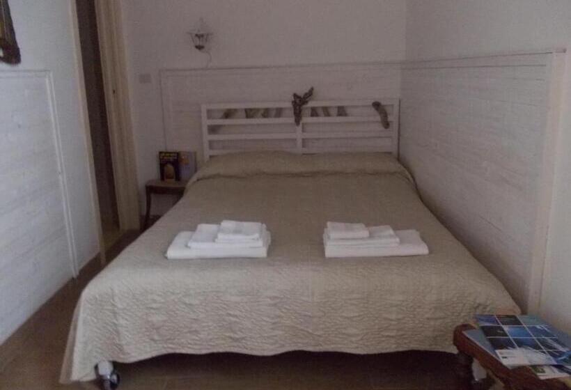 Quarto Estandar, 4 Camere A Trani