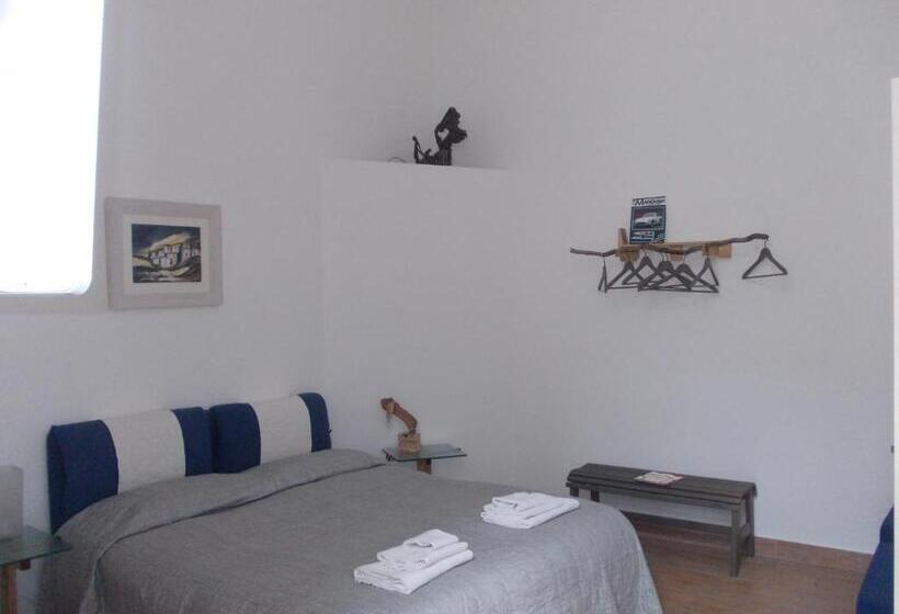 Quarto Estandar, 4 Camere A Trani