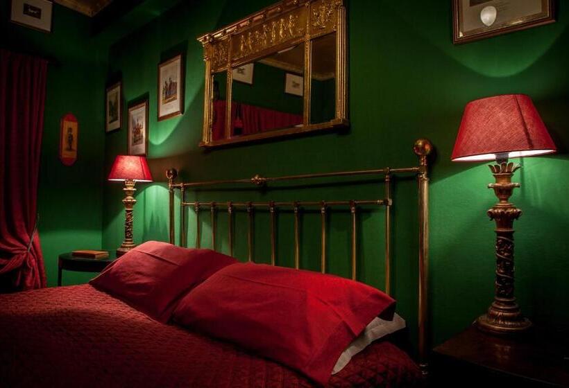 سوئیت جونیور با تراس, Repubblica Di Oz Rooms