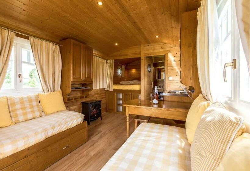 Номер Стандарт, Les Roulottes Gîtes De La Ferme De L Autruche Dromoise