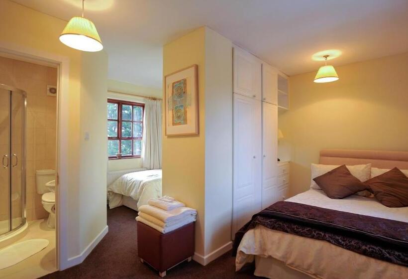 Семейный Номер, Pinewood Lodge Guest House