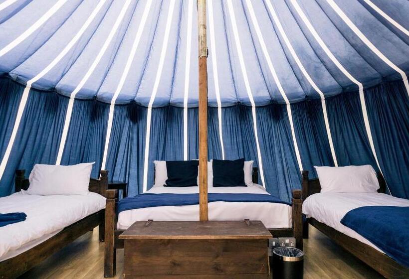 Standard Tent, Warwick Castle Hotel & Knight S Village