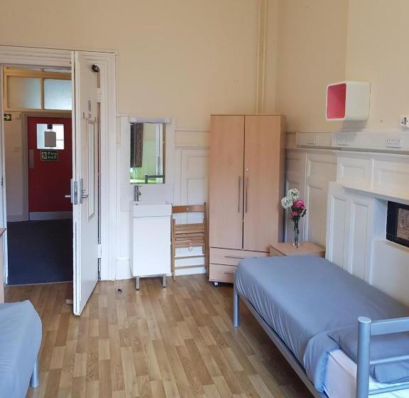 Кровать в Общей Комнате, Belsize House