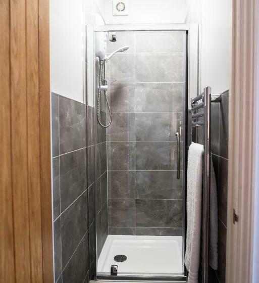 اتاق استاندارد, The Causeway Guest House