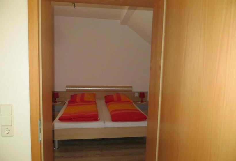 חדר משפחתי, Ferienwohnung & Zimmervermietung Wolf