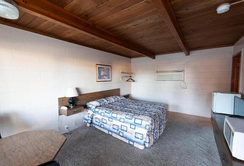 Номер Deluxe, Cedar Inn