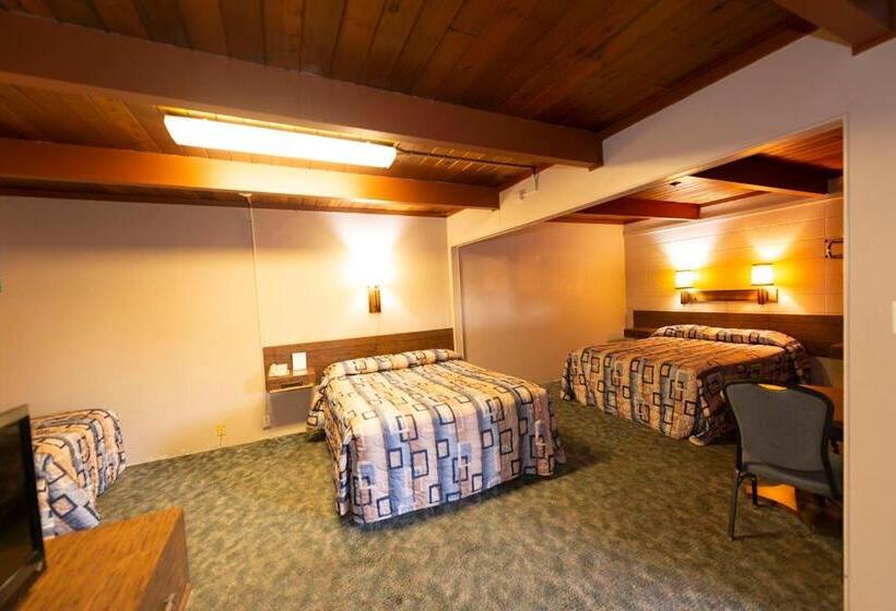 Семейный Номер, Cedar Inn