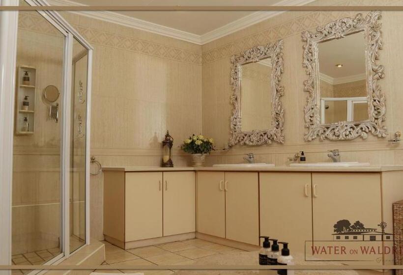 Люкс Deluxe Кровать Кинг, Water On Waldrift Guesthouse
