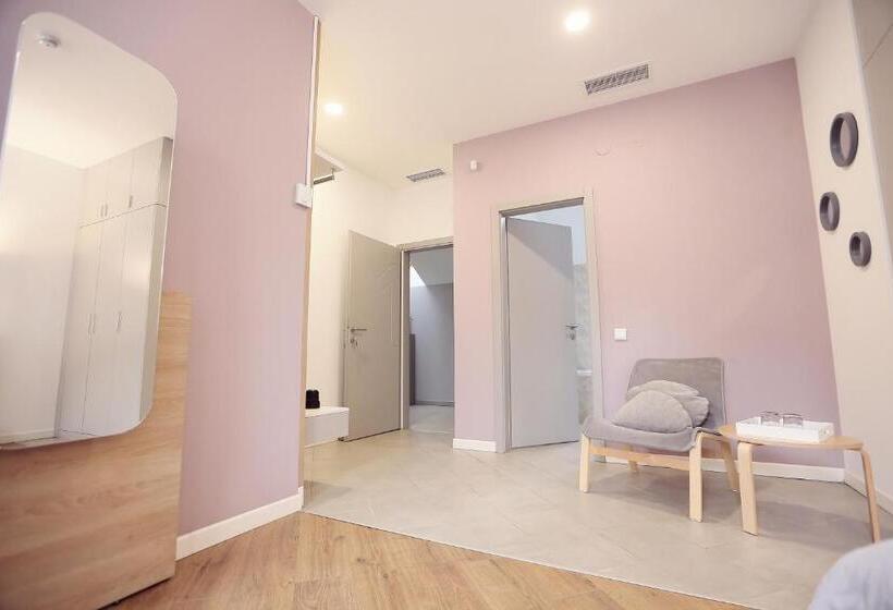 اتاق سوپریور با تخت بزرگ, Casa M