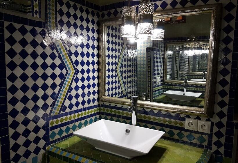 سوییت با چشم‌انداز استخر, Riad Soleil D Or