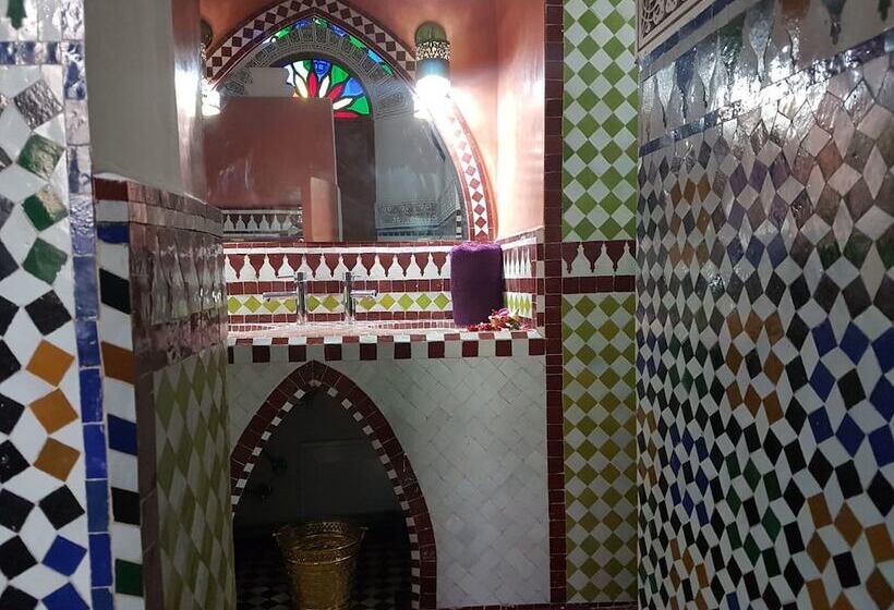 اتاق استاندارد با چشم‌انداز استخر, Riad Soleil D Or