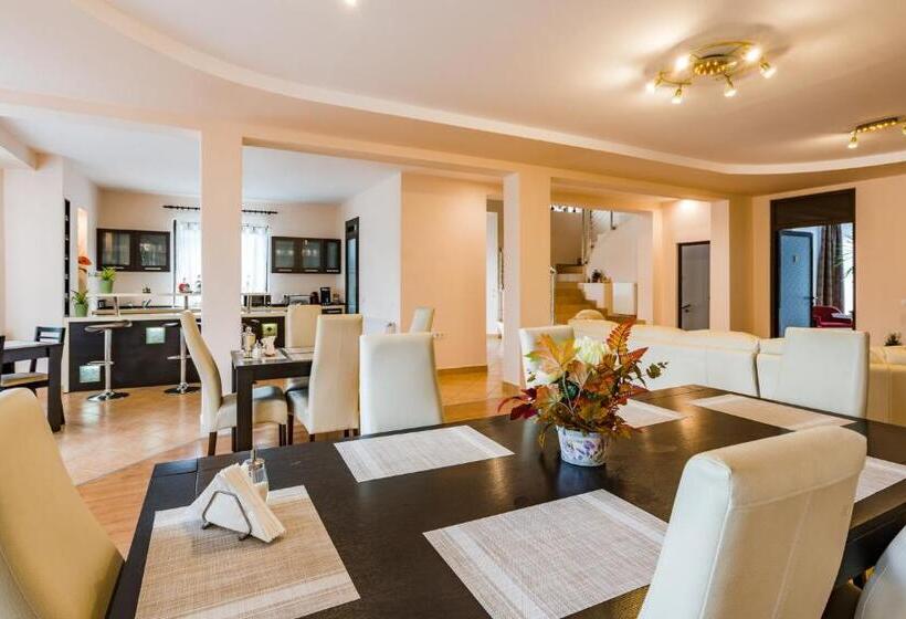 Вилла Deluxe 1 Спальня, Flora Luxury House
