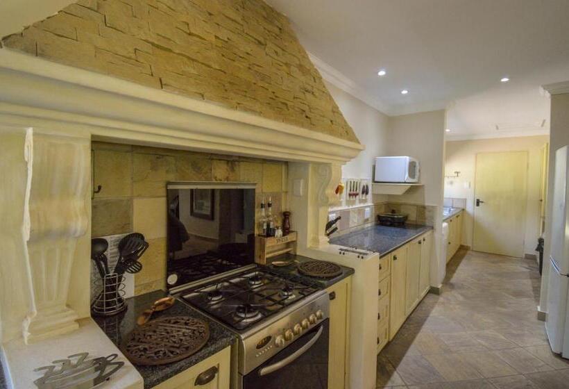 Дом 3 Спальни, San Rock Guest House