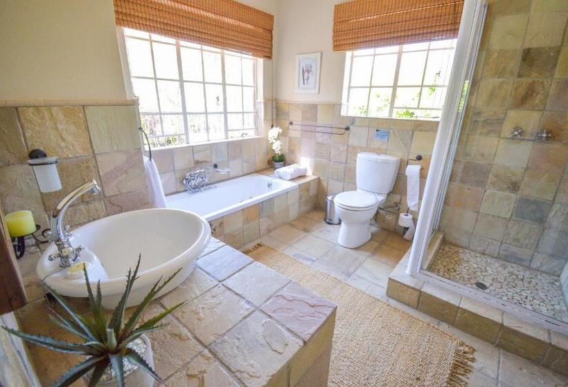 Дом 3 Спальни, San Rock Guest House