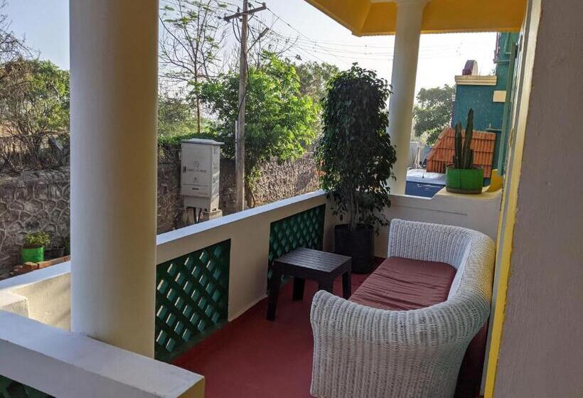 带阳台的豪华间, Blue Moon Guest House